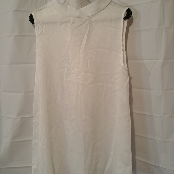 LOLO sleeveless shirt - Picture 3 of 3